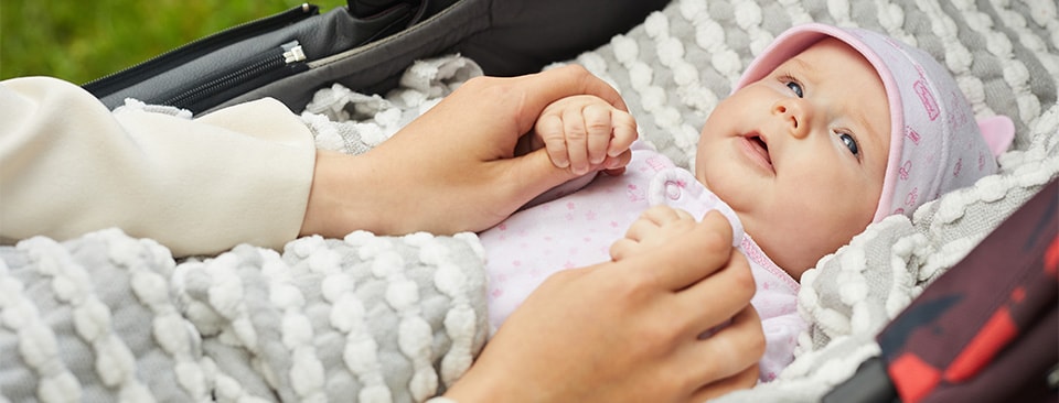 Bambino nel passeggino