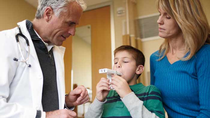 aiuto medico sui prodotti per l'asma che possono aiutare un bambino