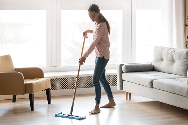 Come lavare i pavimenti senza lasciare aloni