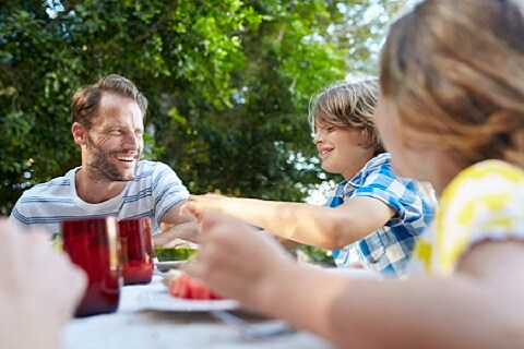 Filo interdentale: prima o dopo lo spazzolino? Una guida pratica 