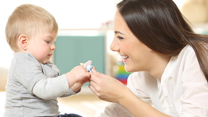 Come sterilizzare il ciuccio: metodi e consigli