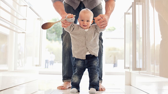 Quando inizia a camminare un bambino?