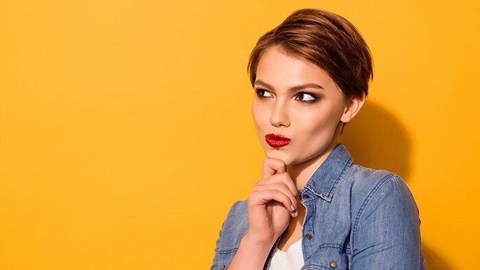 Come asciugare i capelli corti spettinati?