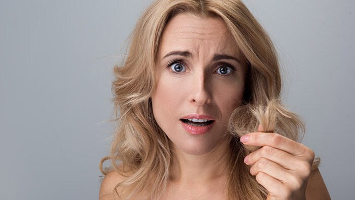 Asciugare i capelli mossi e crespi