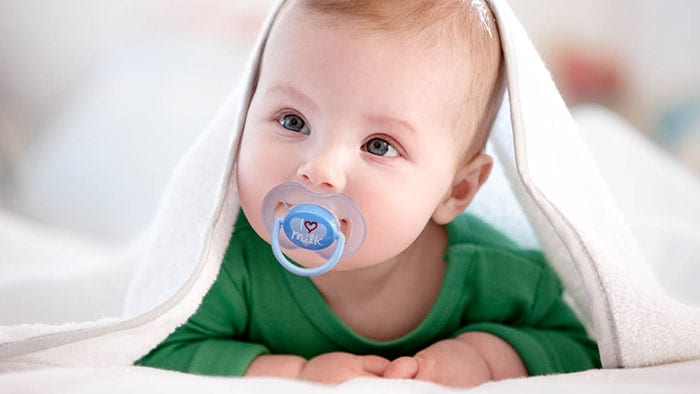 Ciuccio per neonati, quale scegliere mese per mese? 