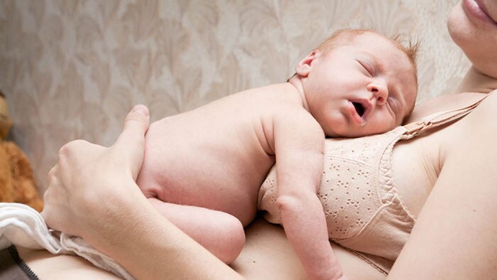 Bonding mamma e neonato: 5 modi per favorirlo 