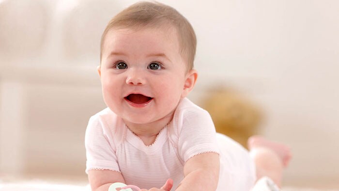 5 modi per stimolare i sensi del tuo neonato 