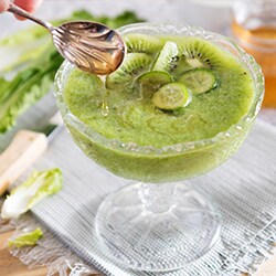 Cetriolo e kiwi con cavolo cinese