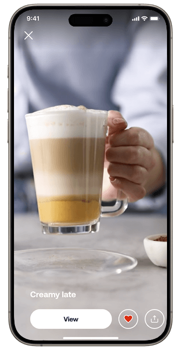 Smartphone con schermata HomeID che mostra una ricetta di caffè