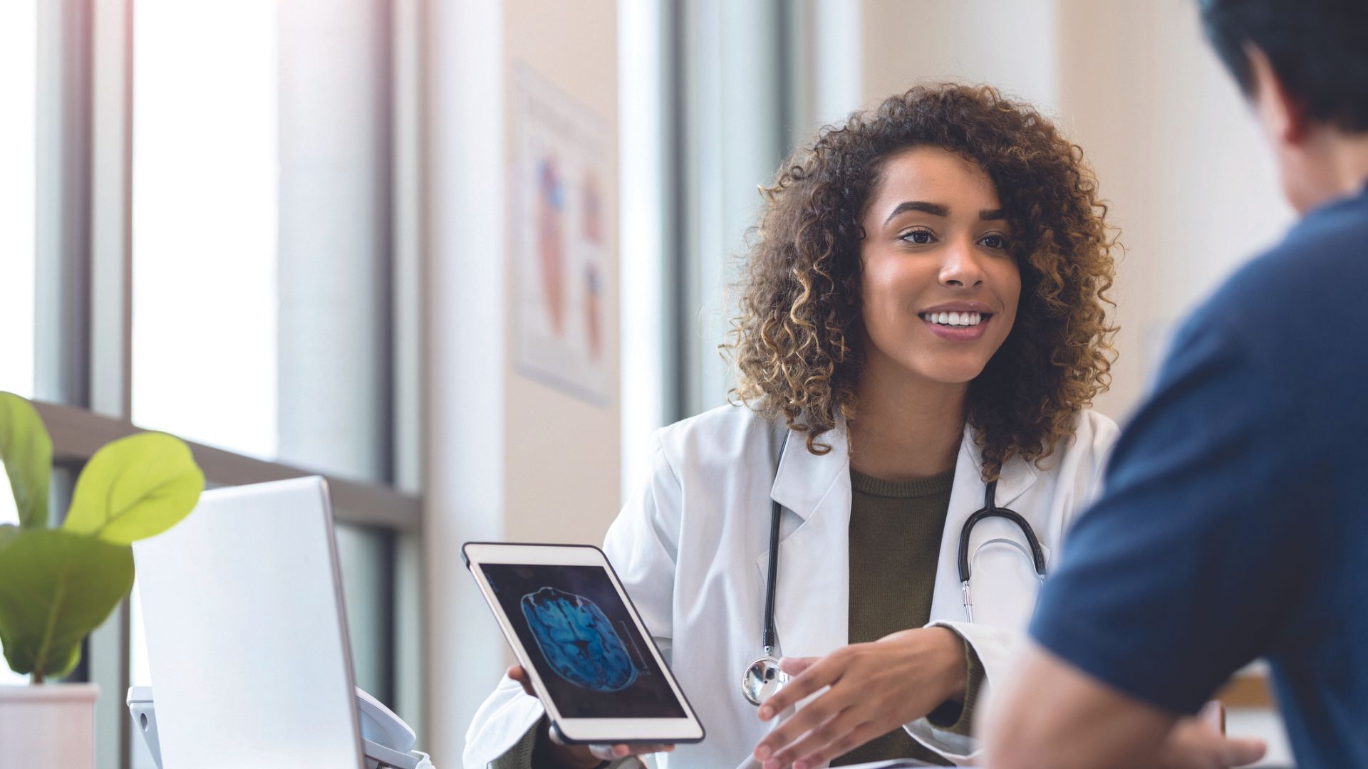 Philips Future Health Index 2024: per i leader della sanità I’IA aiuta a migliorare l’assistenza sanitaria e la qualità delle cure